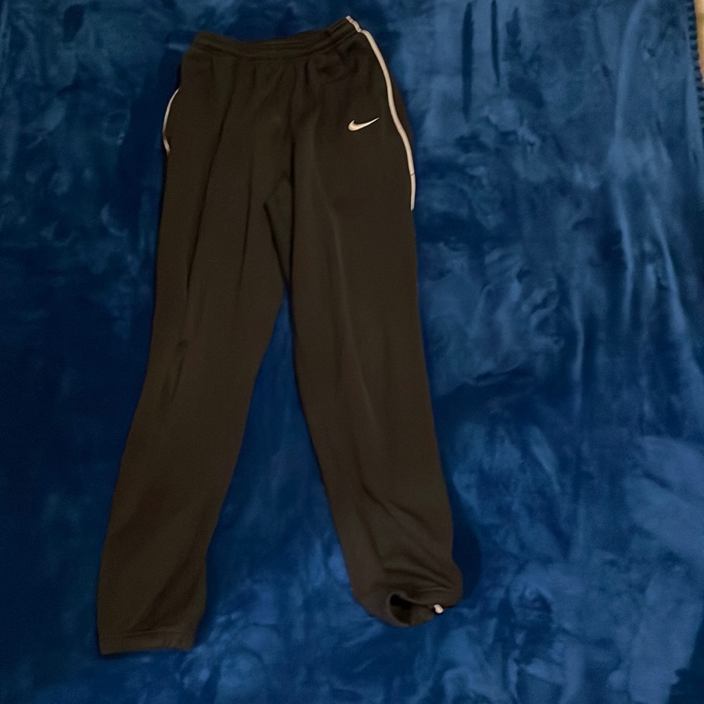 medium nike